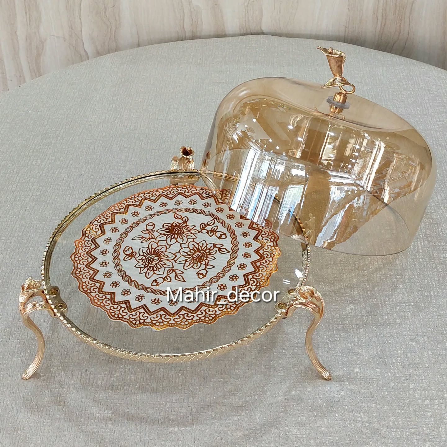 Cake stand with glass dome