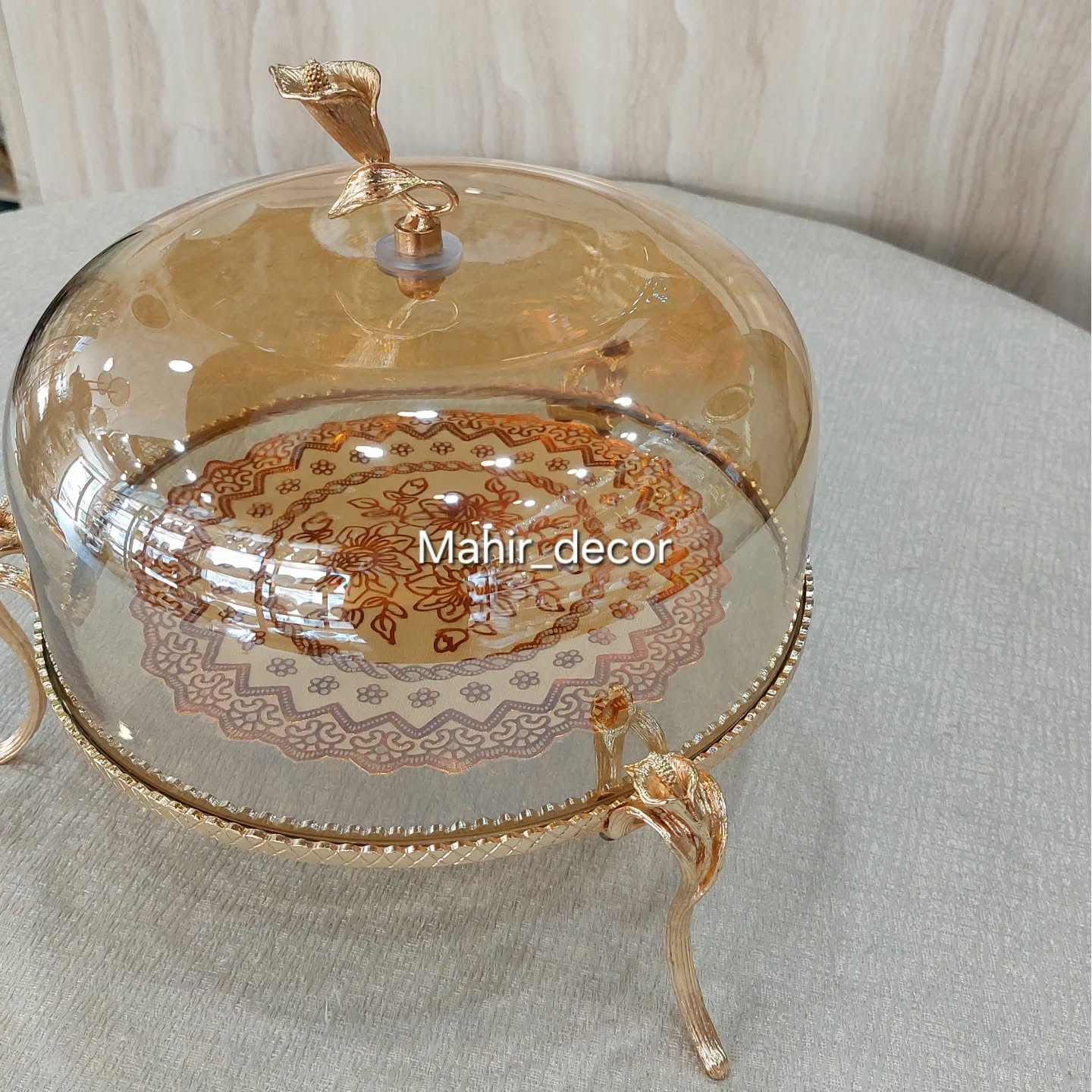 Cake stand with glass dome
