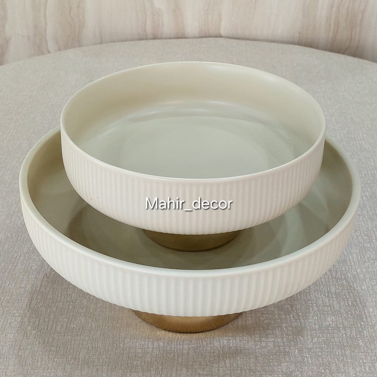 Porcelain serving bowls
