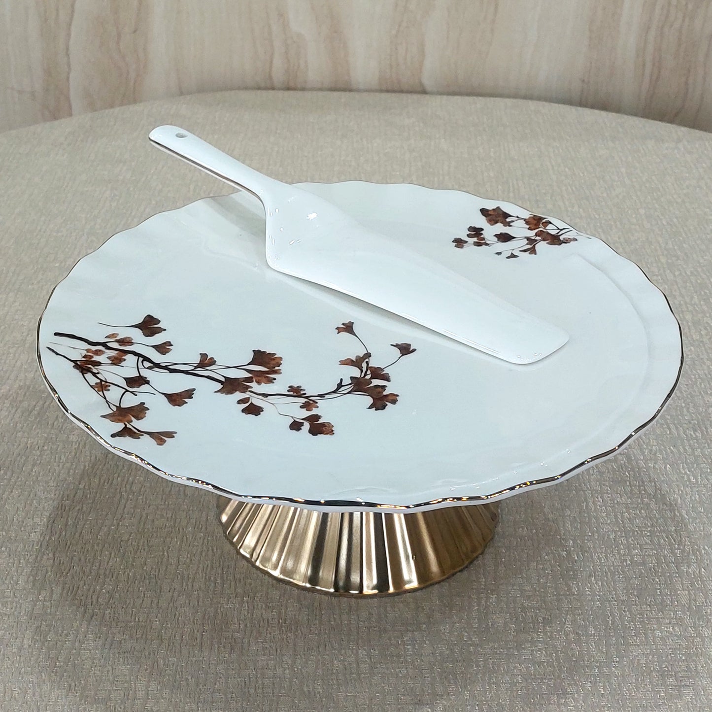 Cake Stand WIth Lifter