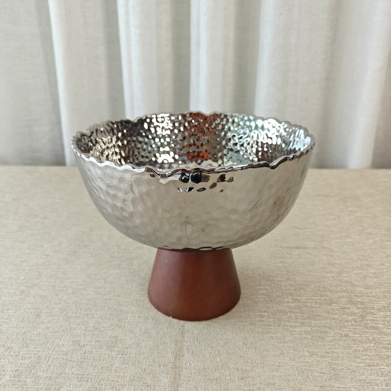 Porcelain serving bowl