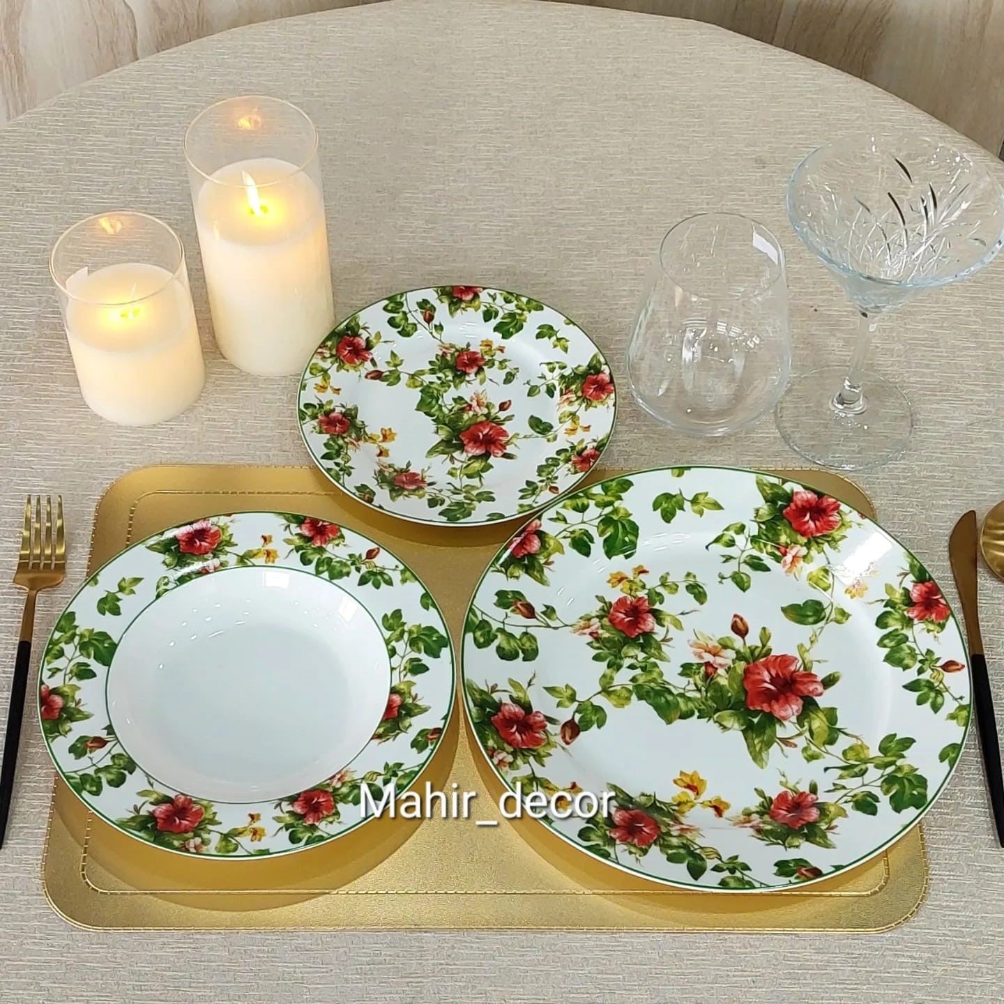 18 pcs breakfast set - Red Hibiscus