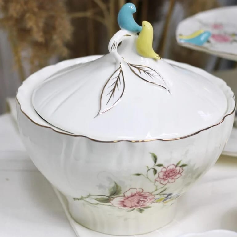 Serving Bowl with lid