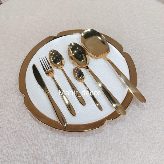 8 Person cutlery set