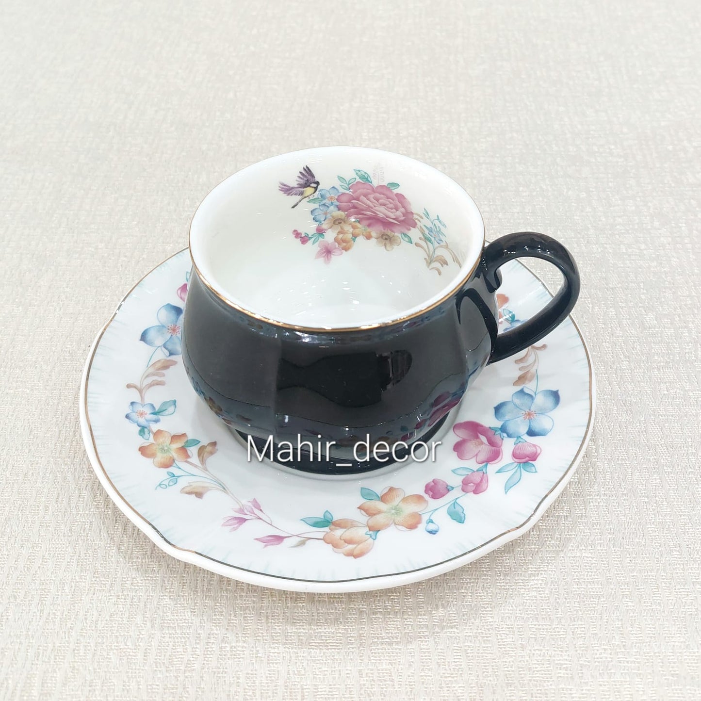 Cups and saucers set