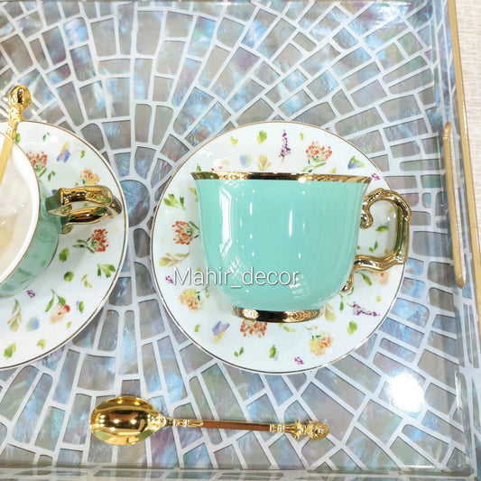 Cups and saucers set