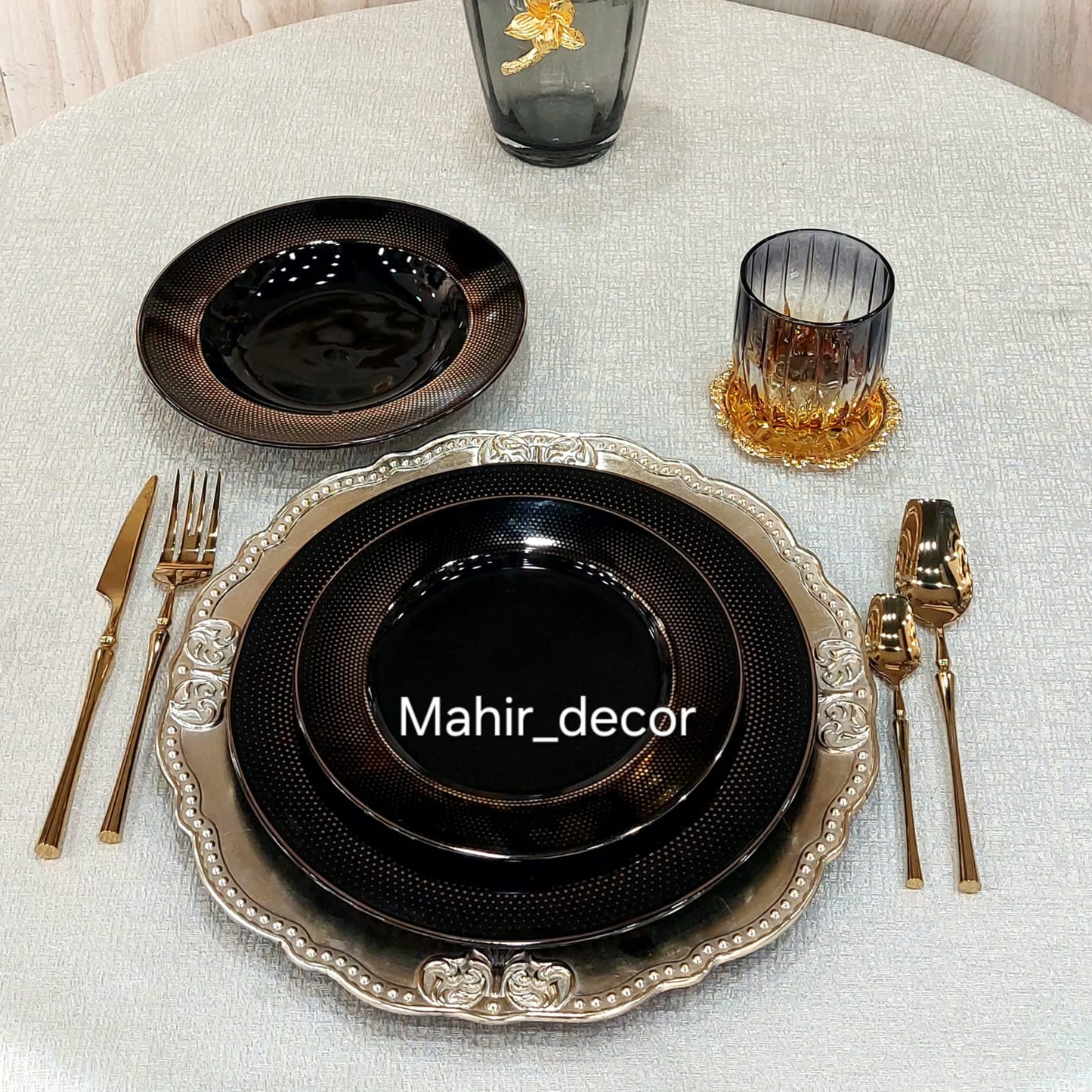 Plates set