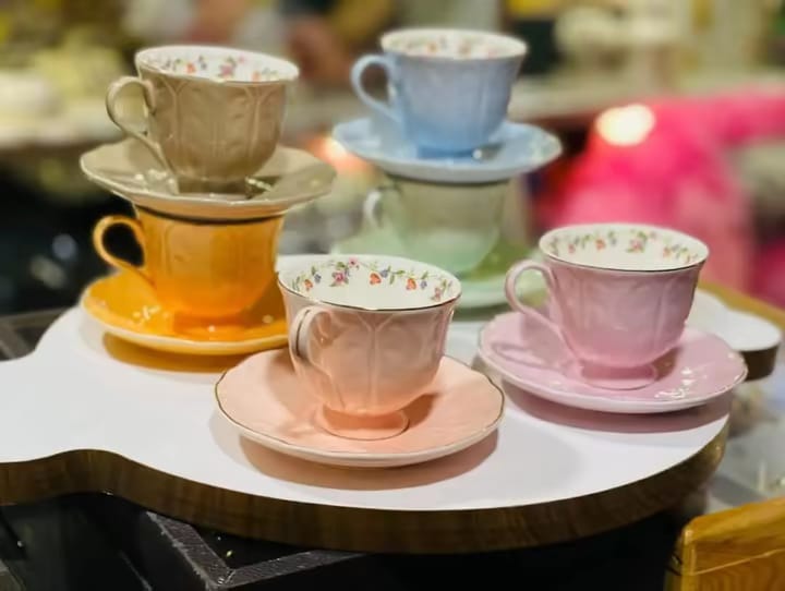 6 cups and saucers set