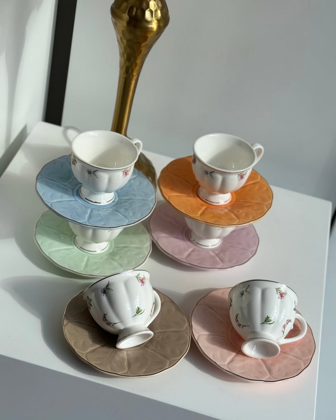 6 cups and saucers set