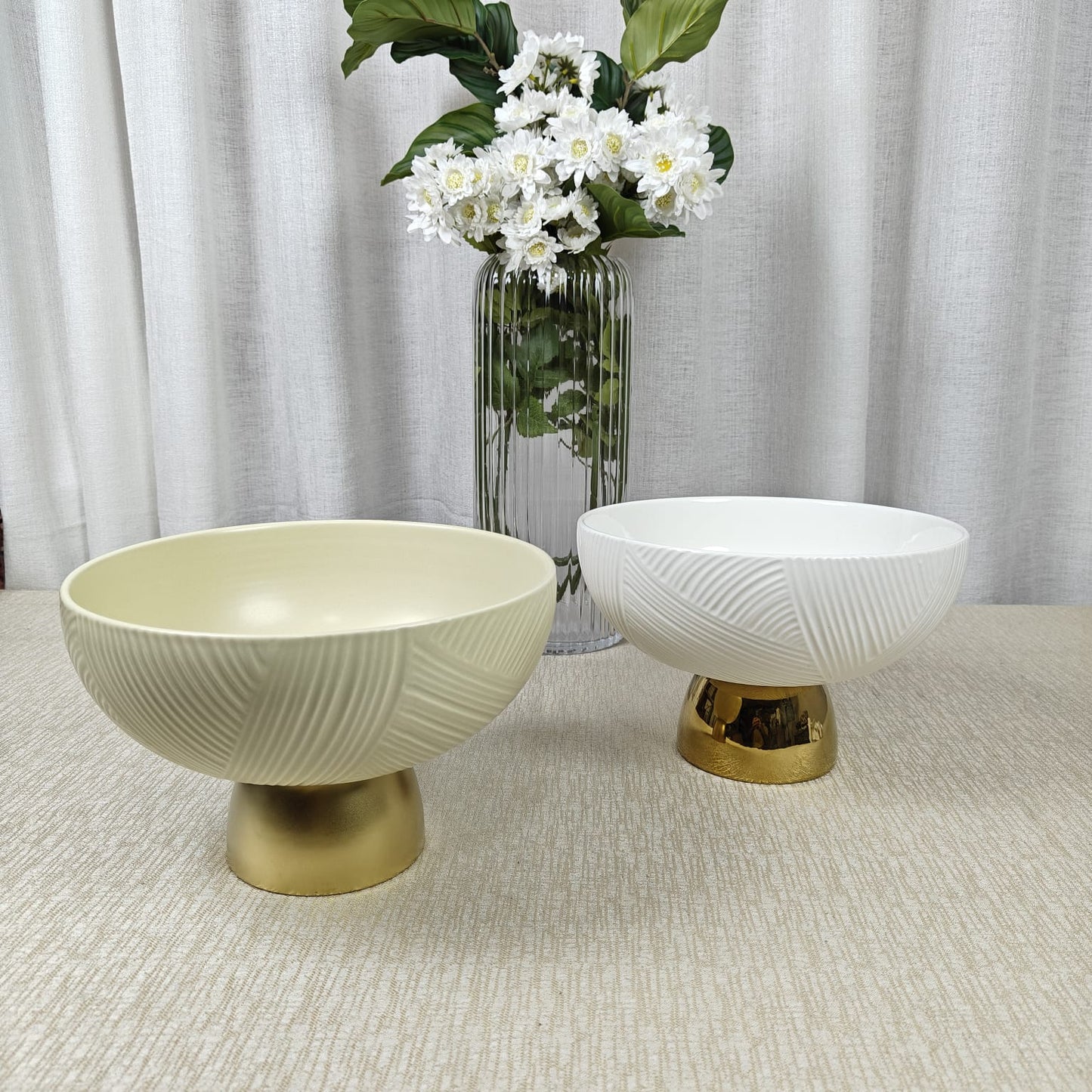 Ceramic bowl with textured wave pattern