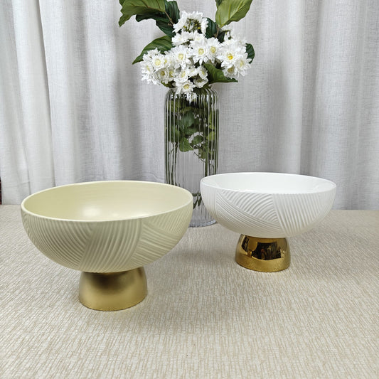 Ceramic bowl with textured wave pattern