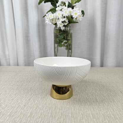 Ceramic bowl with textured wave pattern