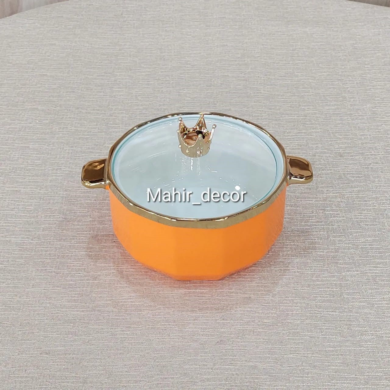 Ceramic bowl with glass lid